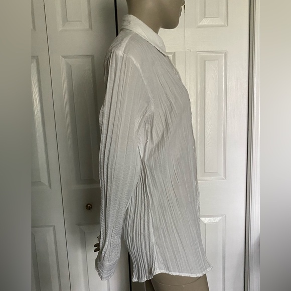 POP ICON Crinkle Long Sleeve Button front White Shirt- Embroidered Cross Sze S - Picture 11 of 12